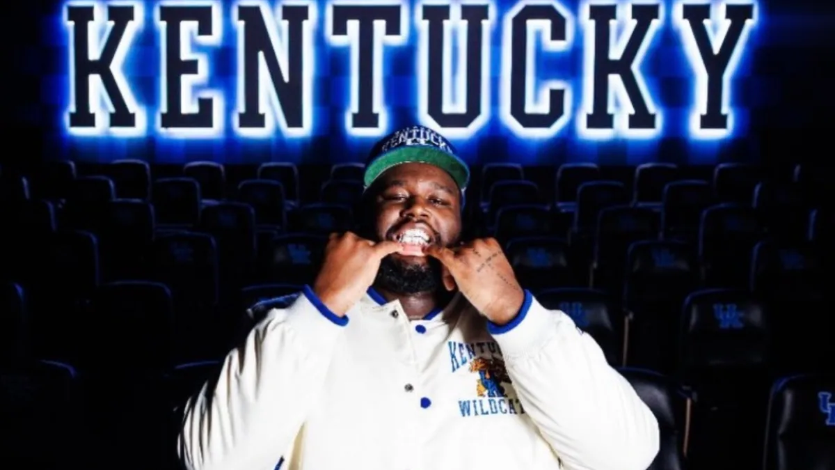 Kentucky defensive tackle Jamarrion Harkless in action