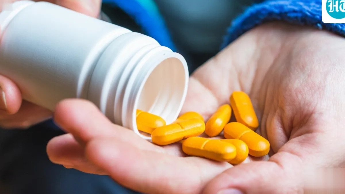 Illustration of gut bacteria and antibiotics