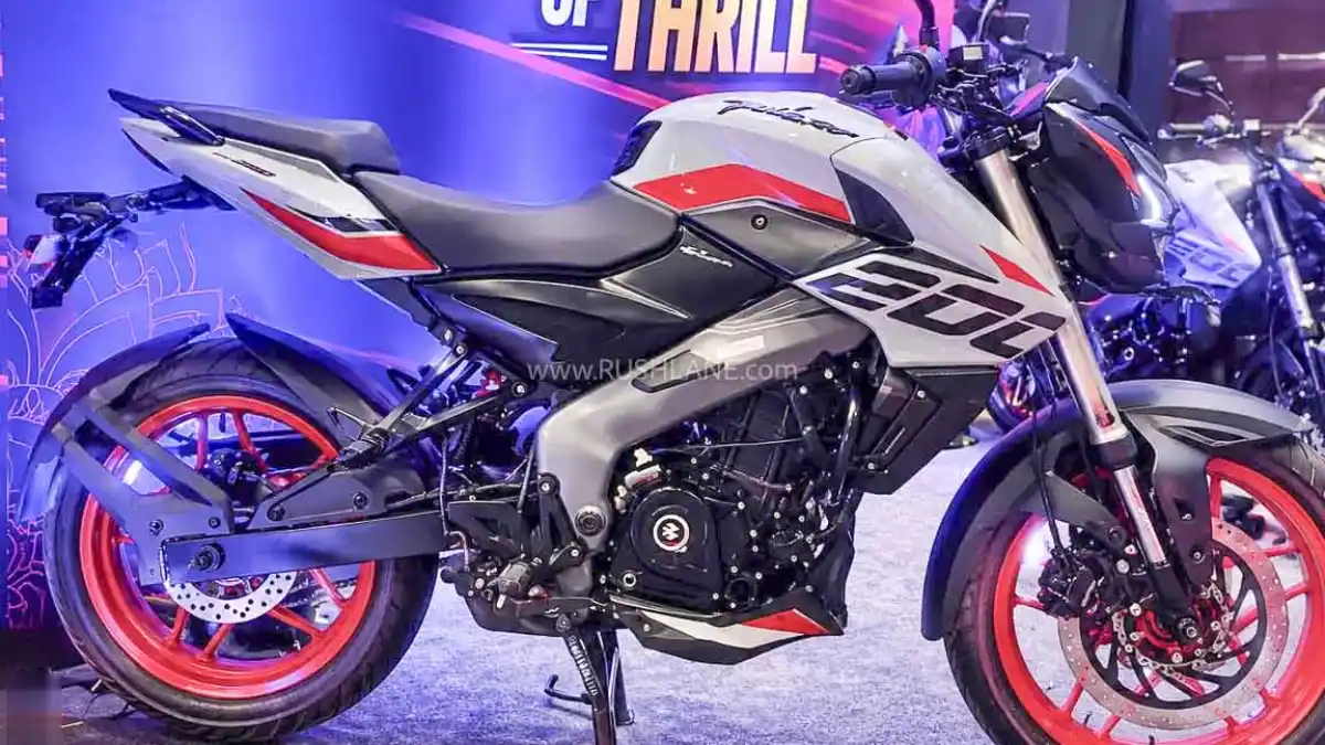 Bajaj Pulsar NS200 motorcycle in Nardo Grey colour
