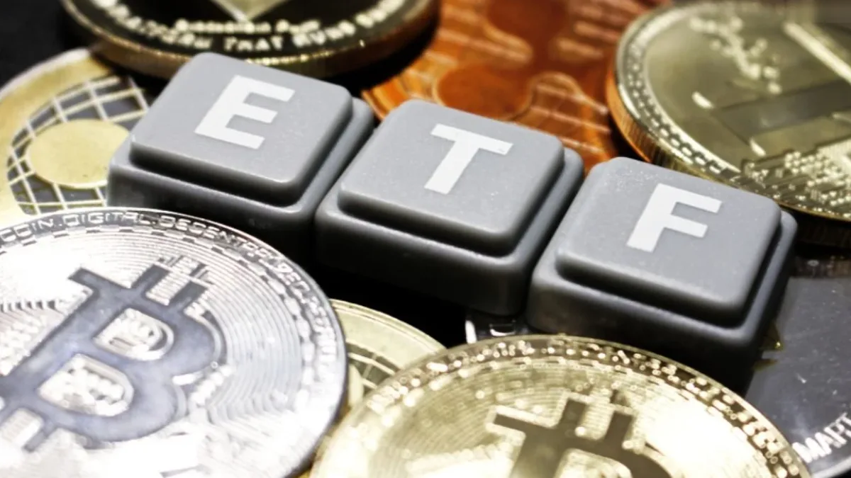 A graph showing the mixed flows in crypto ETFs