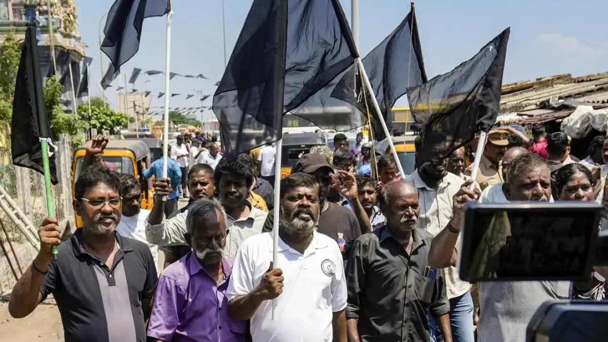Fishermen protesting against the Tamil Nadu Secretariat plan