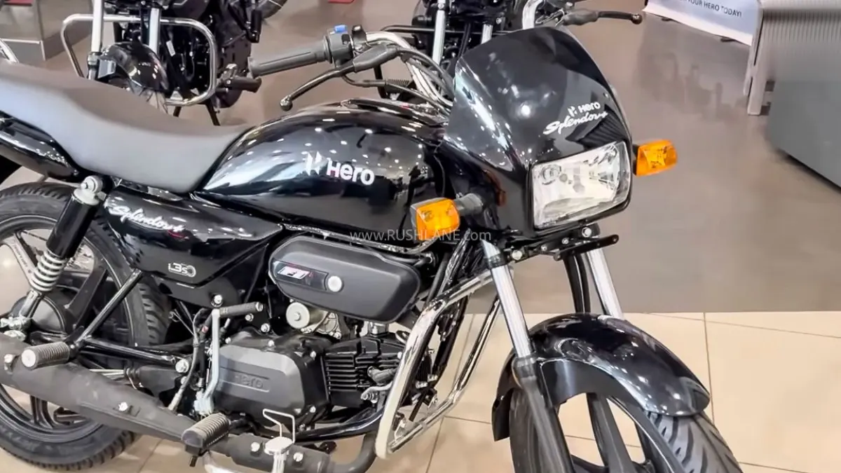 A photo of a Hero Splendor motorcycle