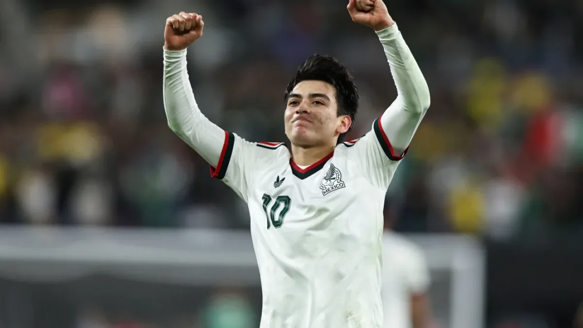 Mexico vs Peru football match
