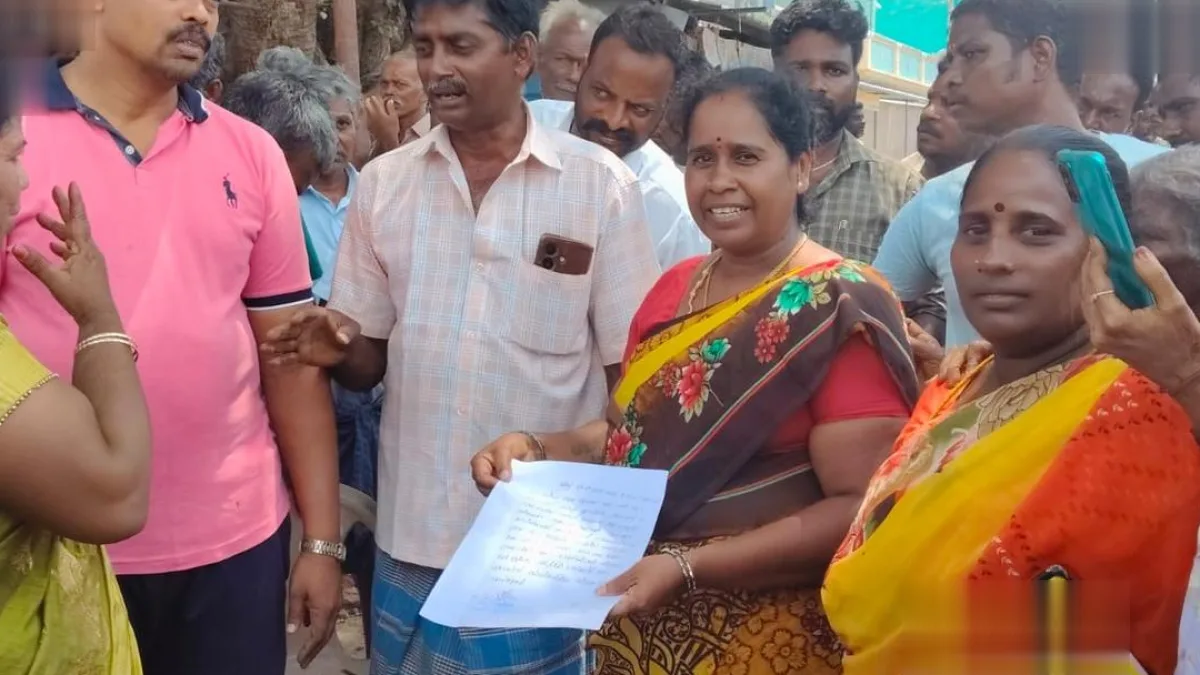 Protest against Tasmac outlet relocation in Arattavadi village