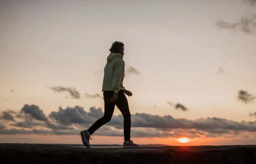 Long Walks May Improve Heart Health and Increase Longevity, Study Finds