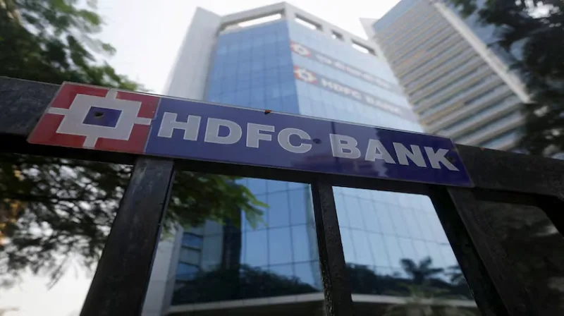 HDFC Bank Shares Decline Following Resignation of Interim Chairman
